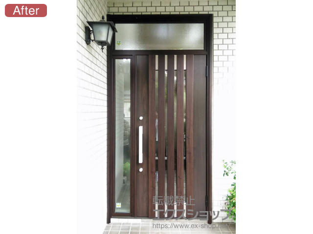 東京都多摩市のLIXIL リクシル（トステム）の玄関ドア リシェント玄関ドア3 断熱k4仕様 手動 片袖仕様(ランマ付き)R M27型 施工例