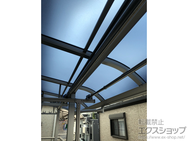 東京都足立区ののバルコニー・ベランダ屋根 プレシオステラス R型 屋根タイプ 連棟 積雪〜20cm対応 施工例