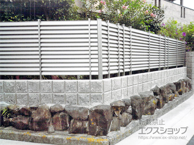 大阪府堺市ののフェンス・柵 ルーバーフェンス1型 フリーポールタイプ 施工例