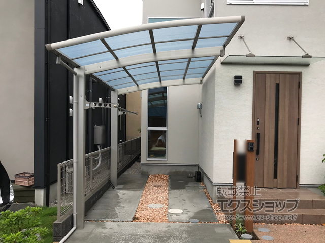 東京都調布市ののカーポート レイナポートグラン　積雪〜20cm対応＋レイナポートグラン 水平式物干し　標準 カーポート柱用 施工例