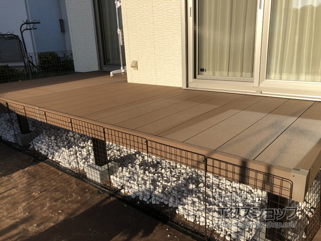 奈良県香芝市ののウッドデッキ、門扉 リウッドデッキ 200 ※L字納まり 施工例