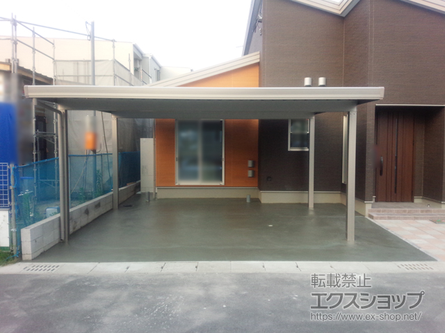 鹿児島県鹿児島市のLIXIL リクシル（トステム）のカーポート テリオスポートIII 900 2台用 角柱4本仕様 積雪〜30cm対応 施工例