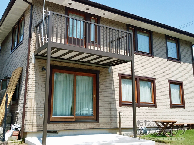 東京都青梅市のLIXIL リクシル（トステム）のバルコニー ビューステージHスタイル 縦太格子 単体 柱建て式 施工例