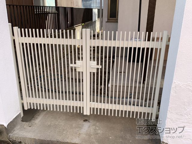 埼玉県草加市のの門扉 ハイ千峰 両開き　柱使用 施工例