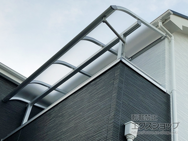 東京都練馬区ののバルコニー・ベランダ屋根 ソラリア R型 屋根タイプ 単体 積雪〜20cm対応 施工例
