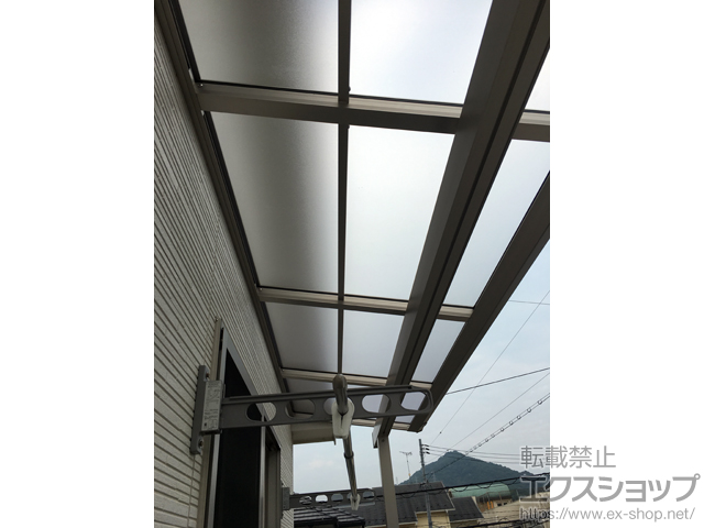 広島県広島市ののバルコニー・ベランダ屋根 ソラリア F型 屋根タイプ 単体 積雪〜20cm対応 施工例