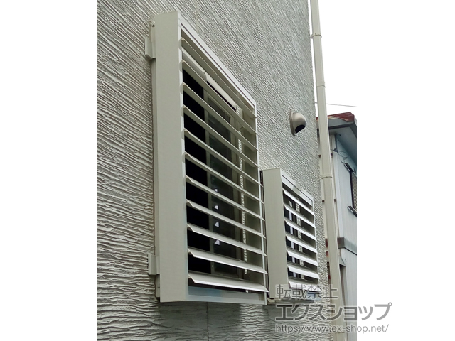 広島県東広島市のLIXIL リクシル（トステム）の面格子・窓格子 デュオ 目隠し可動ルーバー 引違い窓用 施工例