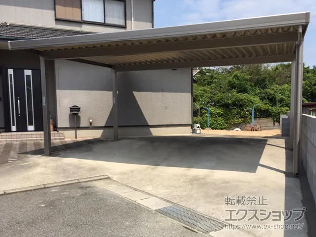 山口県山陽小野田市のLIXIL リクシル（トステム）のカーポート テリオスポートIII 900 2台用 角柱4本柱 積雪～30cm対応 施工例