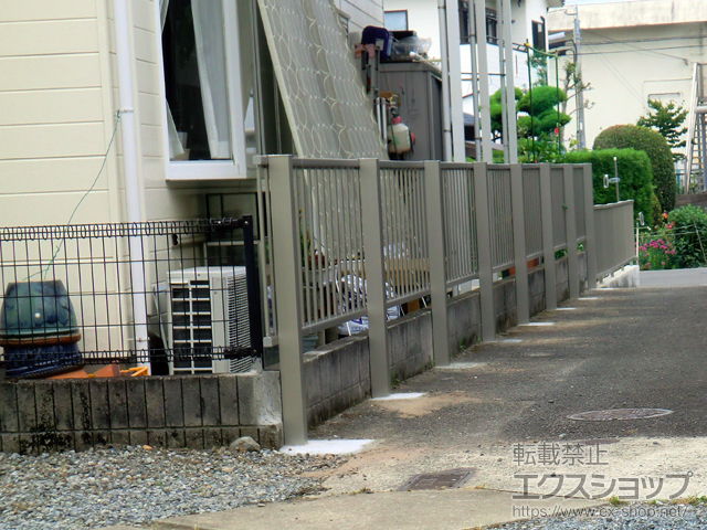 長崎県大村市ののフェンス・柵 ミエッタフェンス 防犯たて格子タイプ 2段支柱 自立建て用（パネル1段） 施工例