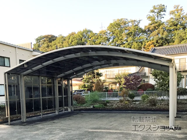 長野県伊那市のLIXIL リクシル（トステム）のカーポート リベルポートシグマIII 延長 3台用 積雪～20cm対応 施工例