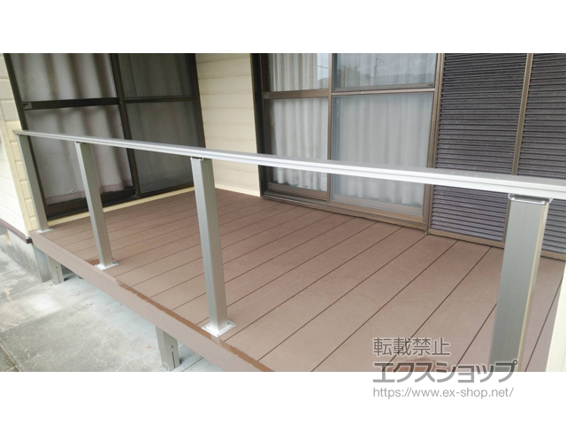 長崎県佐世保市ののウッドデッキ マージウッドデッキ＋ ルシアスデッキフェンスB01型＜笠木のみタイプ＞ 施工例