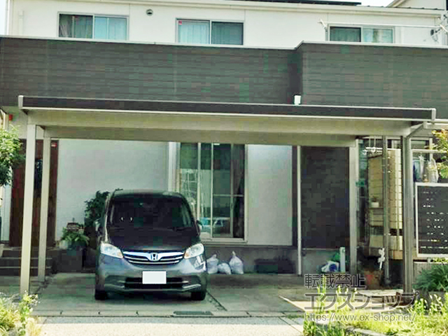 愛知県清須市のLIXIL リクシル（トステム）のカーポート テリオスポートIII 積雪50cm対応 2台用 角柱4本柱 木調マテリアルカラー 施工例
