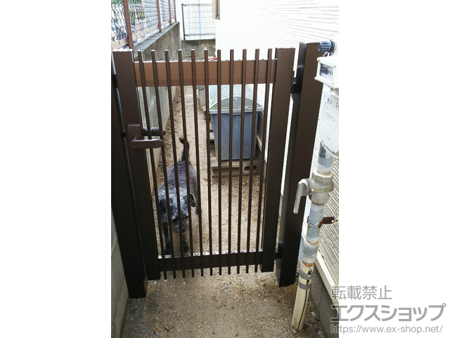 福岡県福岡市のの門扉 シンプレオ門扉T1型 縦格子 片開き 門柱使用 施工例