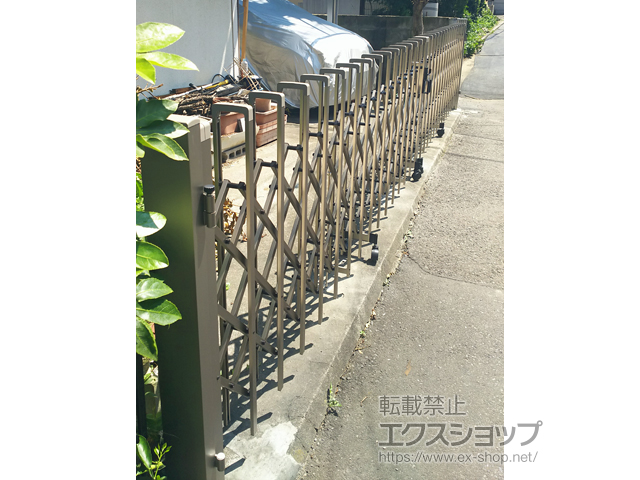 東京都新宿区ののカーゲート トリップゲート RC型 ノンレール 両開き 68W（34S+34M） 施工例