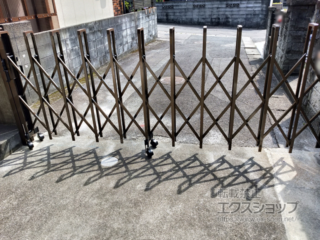 宮崎県延岡市ののカーゲート トリップゲート RB型 ノンレール 片開き　32S 施工例