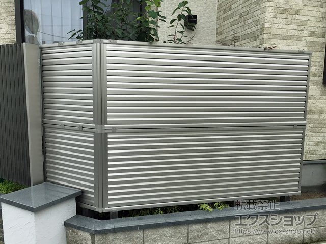 東京都練馬区ののフェンス・柵 ミエーネフェンス 目隠しルーバータイプ 2段支柱 自立建て用(パネル2段) 施工例