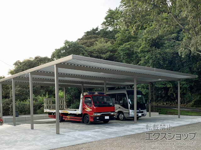 鹿児島県霧島市のLIXIL リクシル（トステム）のカーポート テリオスポートIII 900 横連棟+縦連棟 角柱12本柱 積雪〜30cm対応 施工例