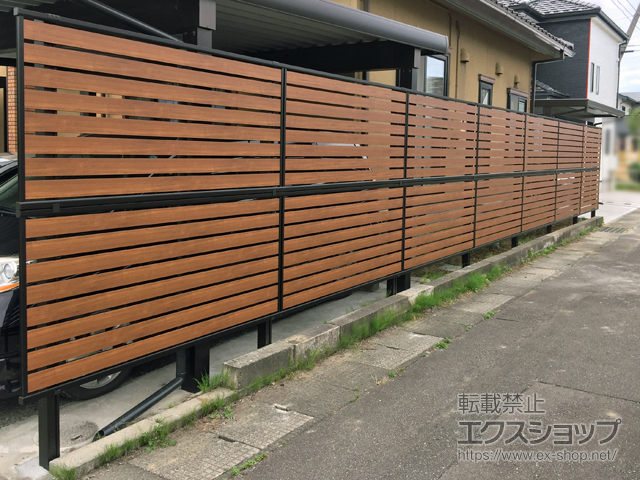 新潟県新潟市ののフェンス・柵 モクアルフェンス 横板タイプ 2段支柱 自立建て用（パネル2段） 施工例