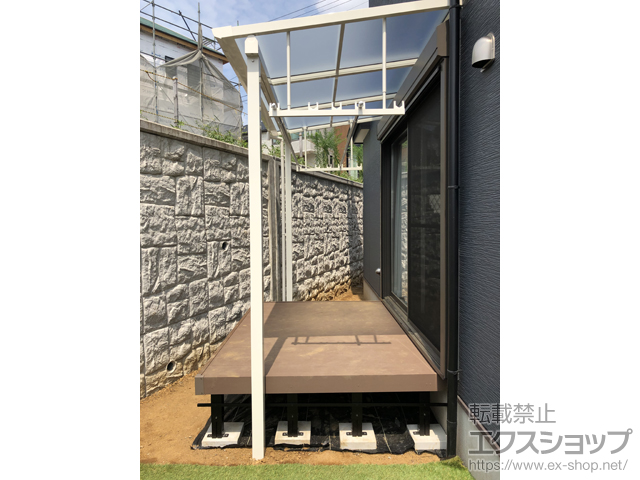 神奈川県横浜市のYKKAPテラス屋根施工例(ソラリア F型 テラスタイプ 単体 積雪～20cm対応:61371965-1)