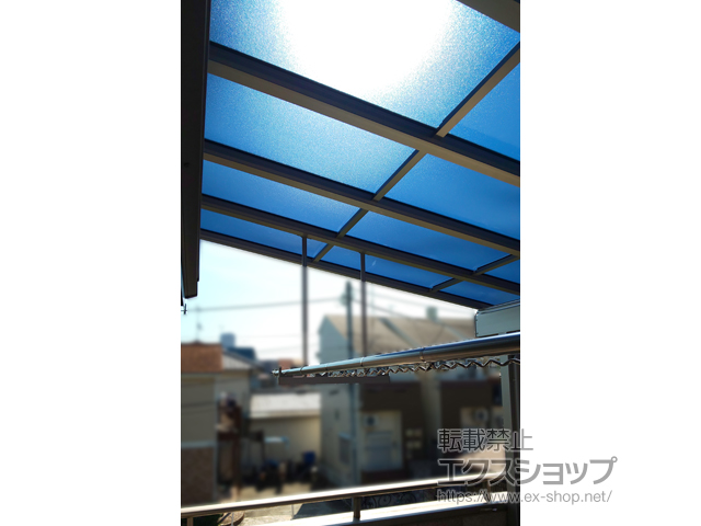 埼玉県ふじみ野市ののバルコニー・ベランダ屋根 ソラリア R型 1500 屋根タイプ 単体 積雪〜50cm対応 施工例