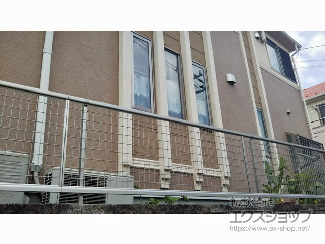 神奈川県川崎市ののフェンス・柵 シンプレオフェンスM2型 縦井桁メッシュ 自由柱タイプ 施工例