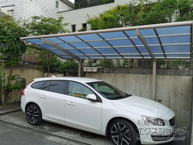 神奈川県横浜市のLIXIL(リクシル)のカーポート フーゴR (ラウンドスタイル) 積雪～20cm対応 施工例