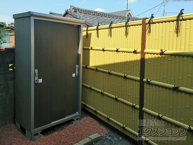 埼玉県深谷市のの物置・屋外倉庫 エスモ 一般型 1050×650×1959 ESE-1006A-DW 施工例