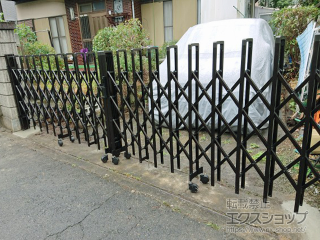 神奈川県川崎市ののカーゲート トリップゲート RC型 ノンレール 両開き 50W（25S+25M） 施工例