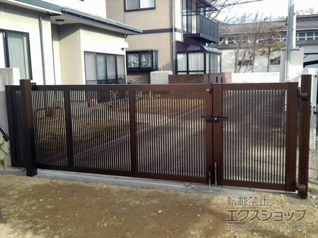 長野県松本市ののカーゲート エクスライン引戸2型 開き戸付きタイプ 施工例
