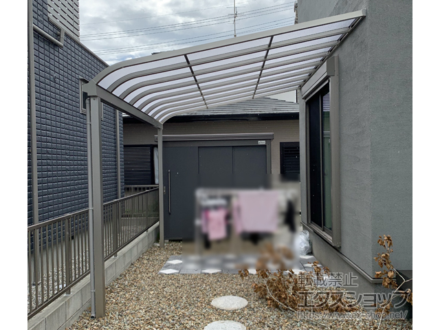 静岡県浜松市ののテラス屋根 ソラリア R型 テラスタイプ 単体 積雪〜20cm対応 施工例