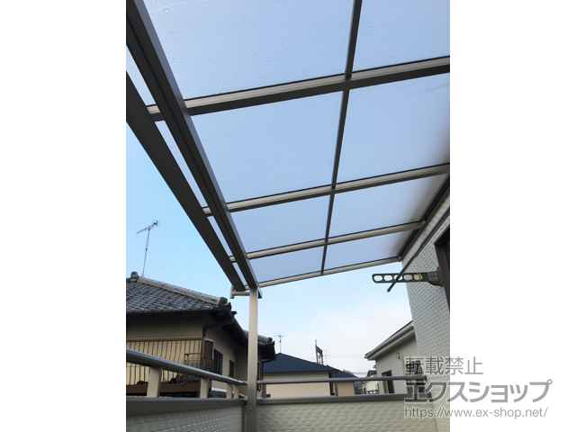 奈良県大和郡山市ののバルコニー・ベランダ屋根 ソラリア F型 屋根タイプ 単体 積雪〜20cm対応 施工例
