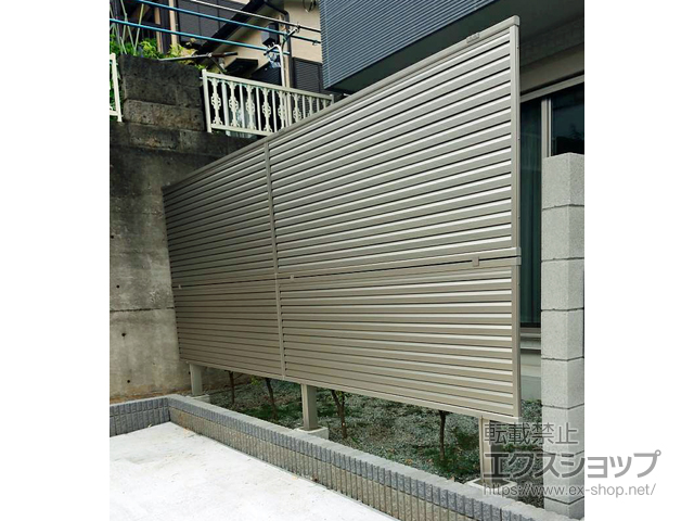 神奈川県横浜市ののフェンス・柵 ミエーネフェンス 目隠しルーバータイプ 2段支柱 自立建て用 施工例