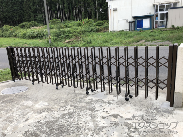 青森県上北郡野辺地町ののカーゲート レイオス7型(傾斜地用) ノンレール 片開き 50S 施工例