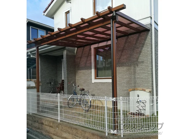 兵庫県神戸市のYKKAPのテラス屋根 サザンテラス (パーゴラ仕様) テラスタイプ 単体 積雪～20cm対応 施工例