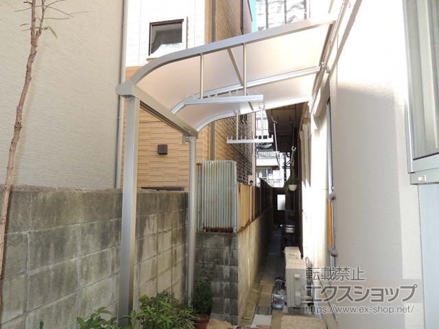 兵庫県神戸市ののテラス屋根 ソラリア R型 テラスタイプ 単体 積雪〜20cm対応 施工例