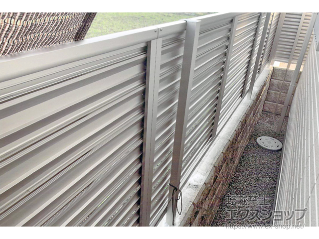 大阪府泉大津市ののフェンス・柵 ミエーネフェンス 目隠しルーバータイプ 自由柱施工 施工例