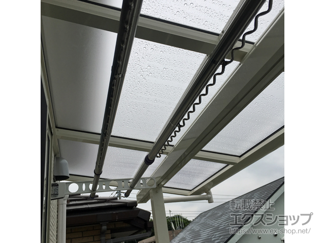 東京都府中市ののバルコニー・ベランダ屋根 ソラリア F型 屋根タイプ 単体 積雪〜20cm対応 施工例