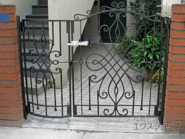 東京都渋谷区のの門扉 アプローチ ルナ EL型 親子開き 吊元門柱使用 施工例