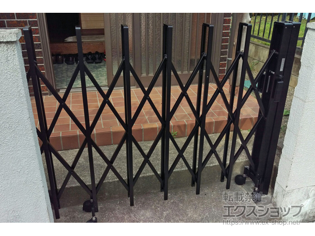 埼玉県さいたま市ののカーゲート トリップゲート RA型 ノンレール 片開き*21S※施錠機能無し 施工例