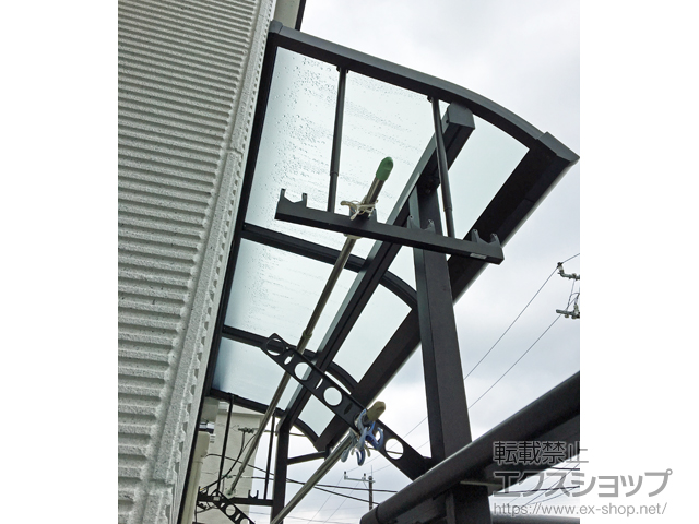 埼玉県さいたま市ののバルコニー・ベランダ屋根 ソラリア R型 屋根タイプ 単体 積雪〜20cm対応 施工例