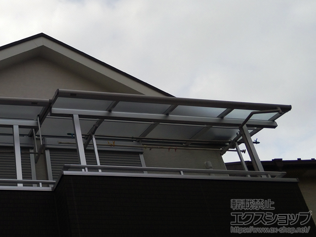 埼玉県さいたま市ののバルコニー・ベランダ屋根 ソラリア F型 屋根タイプ 単体 積雪〜20cm対応 施工例