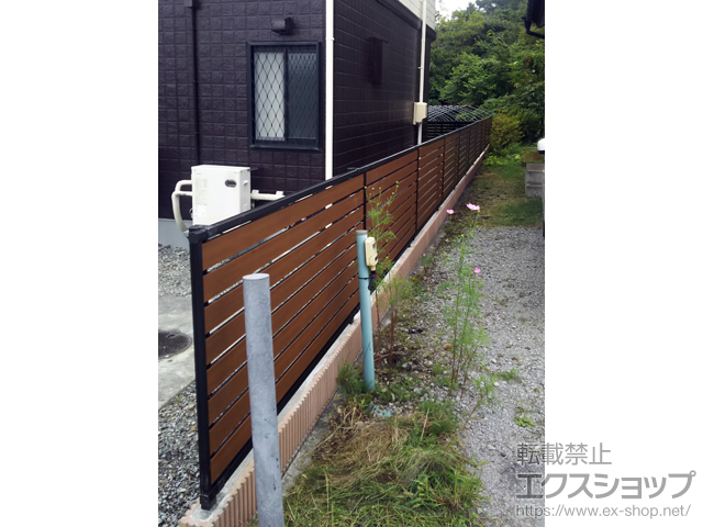 長野県北佐久郡軽井沢町ののフェンス・柵 ルシアスフェンスF04型 横板 木目カラー 自由柱施工 施工例