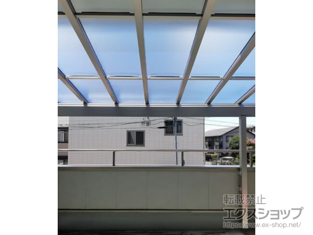 埼玉県戸田市のYKKAPのバルコニー・ベランダ屋根 ソラリア F型 1500 屋根タイプ 単体 積雪～50cm対応 施工例