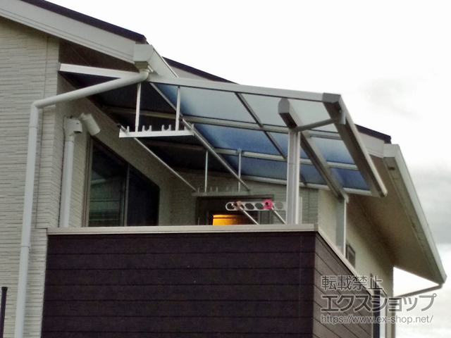 奈良県生駒郡三郷町ののバルコニー・ベランダ屋根 ソラリア F型 屋根タイプ 単体 積雪〜20cm対応 施工例