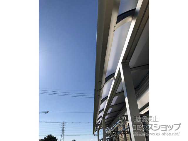 愛知県弥富市ののバルコニー・ベランダ屋根 プレシオステラスII R型 屋根タイプ 三連棟 積雪〜20cm対応 施工例