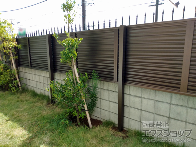 神奈川県藤沢市ののフェンス・柵 ミエーネ目隠しルーバーフェンス　上段のみ設置　自立建て用 施工例