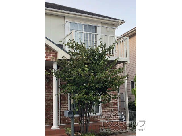 東京都町田市のLIXIL リクシル（トステム）のバルコニー ビューステージHスタイル 縦太格子 単体 柱建て式 施工例