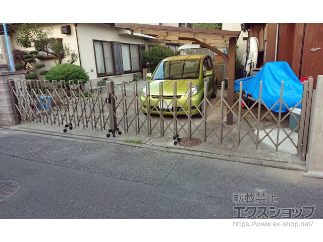 神奈川県藤沢市ののカーゲート トリップゲート RB型 ノンレール 両開き 70W(35S+35M) 施工例