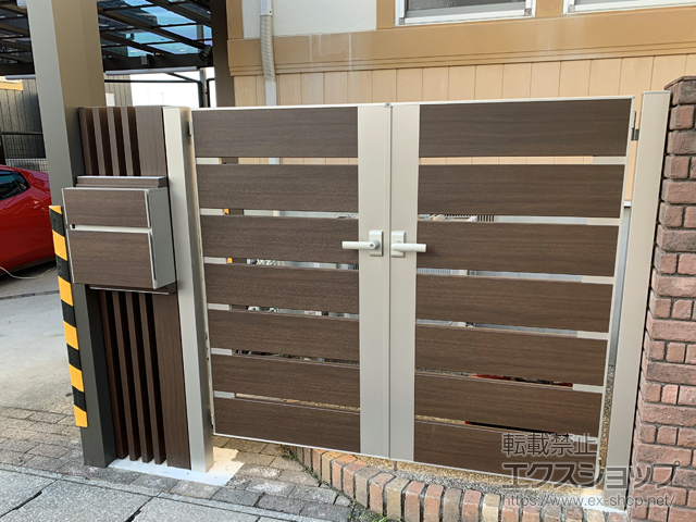 愛知県あま市のの門扉 ルシアス門扉BW01型 横スリット 両開き 複合カラー 門柱使用 施工例