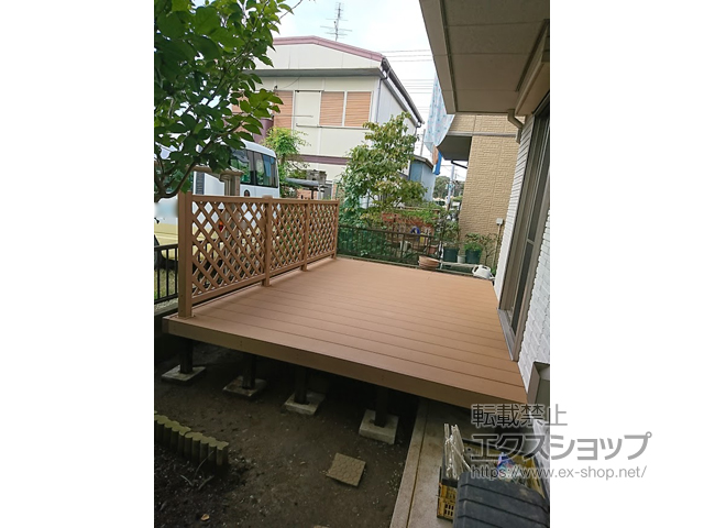 千葉県船橋市ののウッドデッキ リウッドデッキ 200＋リウッドデッキフェンス2型＜ラチス格子＞ 施工例